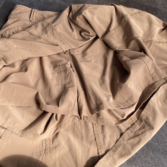 Athleta skirt with built in under shorts size 8. - Picture 5 of 5